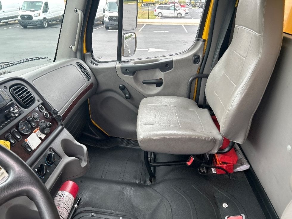 Medium Duty Box Truck-Light and Medium Duty Trucks-Freightliner-2022-M2-Greensboro-NC-170,250\n\t\tmiles-$ 51,500 - Image 19
