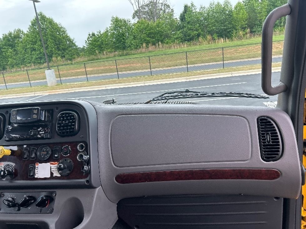Medium Duty Box Truck-Light and Medium Duty Trucks-Freightliner-2022-M2-Greensboro-NC-170,250\n\t\tmiles-$ 51,500 - Image 21
