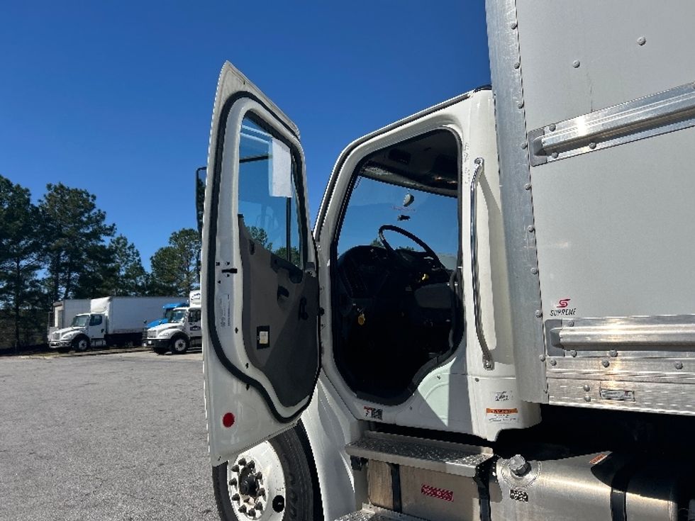 Medium Duty Box Truck-Light and Medium Duty Trucks-Freightliner-2022-M2-Greensboro-NC-190,722\n\t\tmiles-$ 60,250 - Image 16