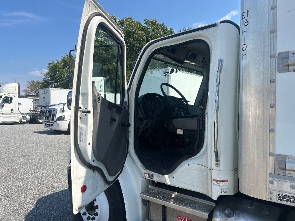 Medium Duty Box Truck-Light and Medium Duty Trucks-Freightliner-2022-M2-Greensboro-NC-228,330\n\t\tmiles-$ 54,500 - Image 15