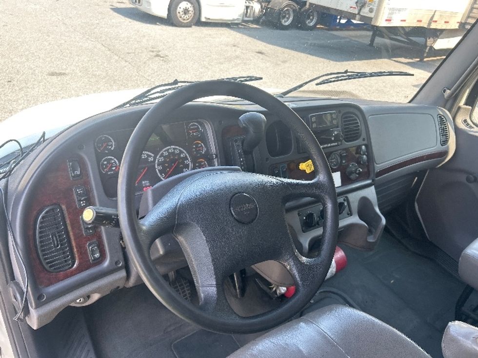 Medium Duty Box Truck-Light and Medium Duty Trucks-Freightliner-2022-M2-Greensboro-NC-228,330\n\t\tmiles-$ 54,500 - Image 16