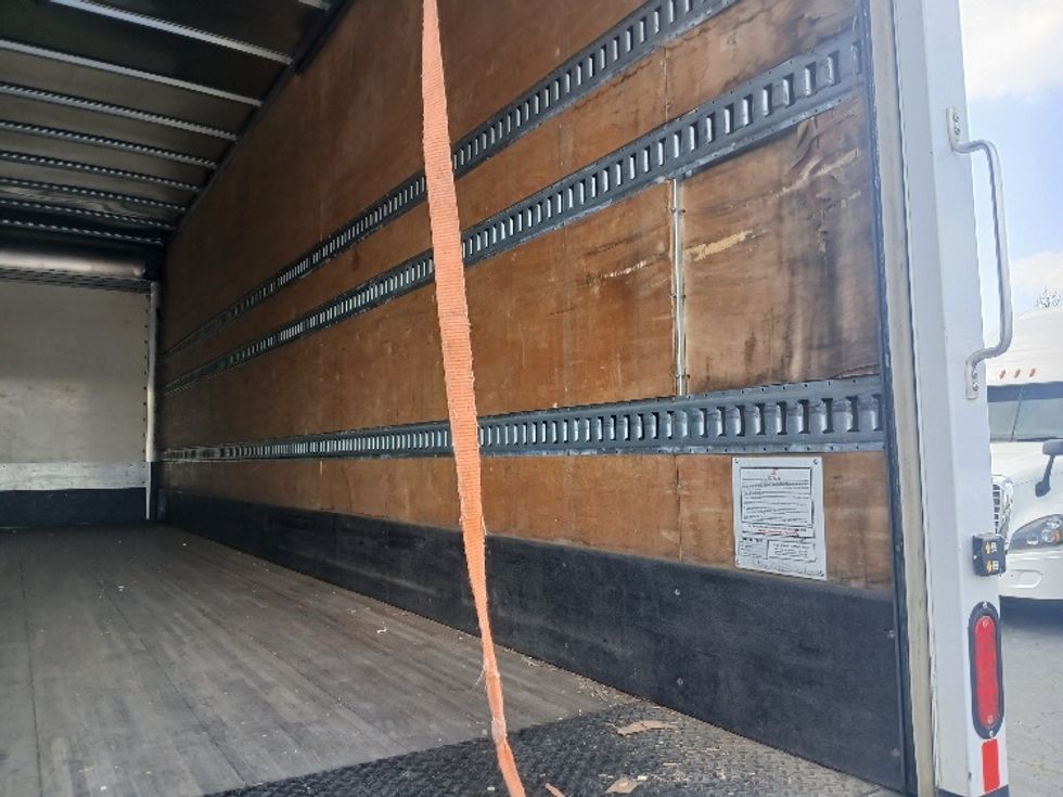 Medium Duty Box Truck-Light and Medium Duty Trucks-Freightliner-2022-M2-Greensboro-NC-241,712\n\t\tmiles-$ 52,250 - Image 12