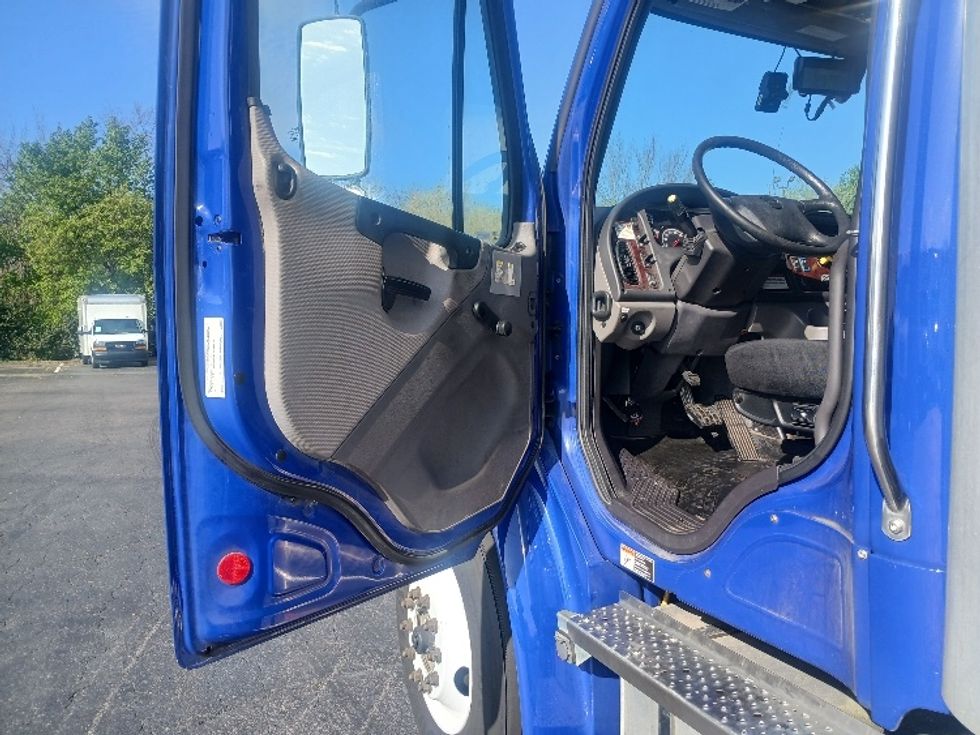 Medium Duty Box Truck-Light and Medium Duty Trucks-Freightliner-2022-M2-Greensboro-NC-241,712\n\t\tmiles-$ 52,250 - Image 16