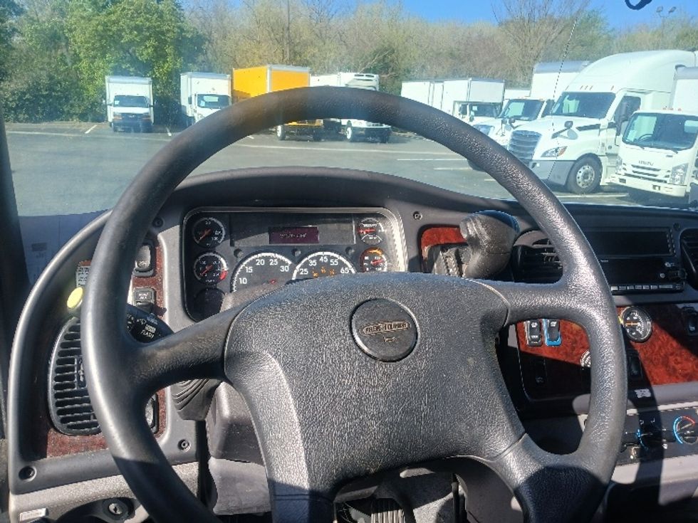Medium Duty Box Truck-Light and Medium Duty Trucks-Freightliner-2022-M2-Greensboro-NC-241,712\n\t\tmiles-$ 52,250 - Image 17