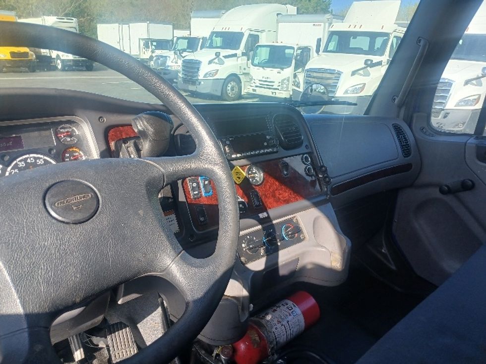 Medium Duty Box Truck-Light and Medium Duty Trucks-Freightliner-2022-M2-Greensboro-NC-241,712\n\t\tmiles-$ 52,250 - Image 18