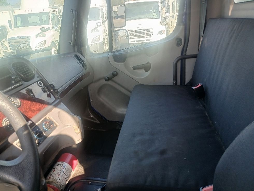 Medium Duty Box Truck-Light and Medium Duty Trucks-Freightliner-2022-M2-Greensboro-NC-241,712\n\t\tmiles-$ 52,250 - Image 19