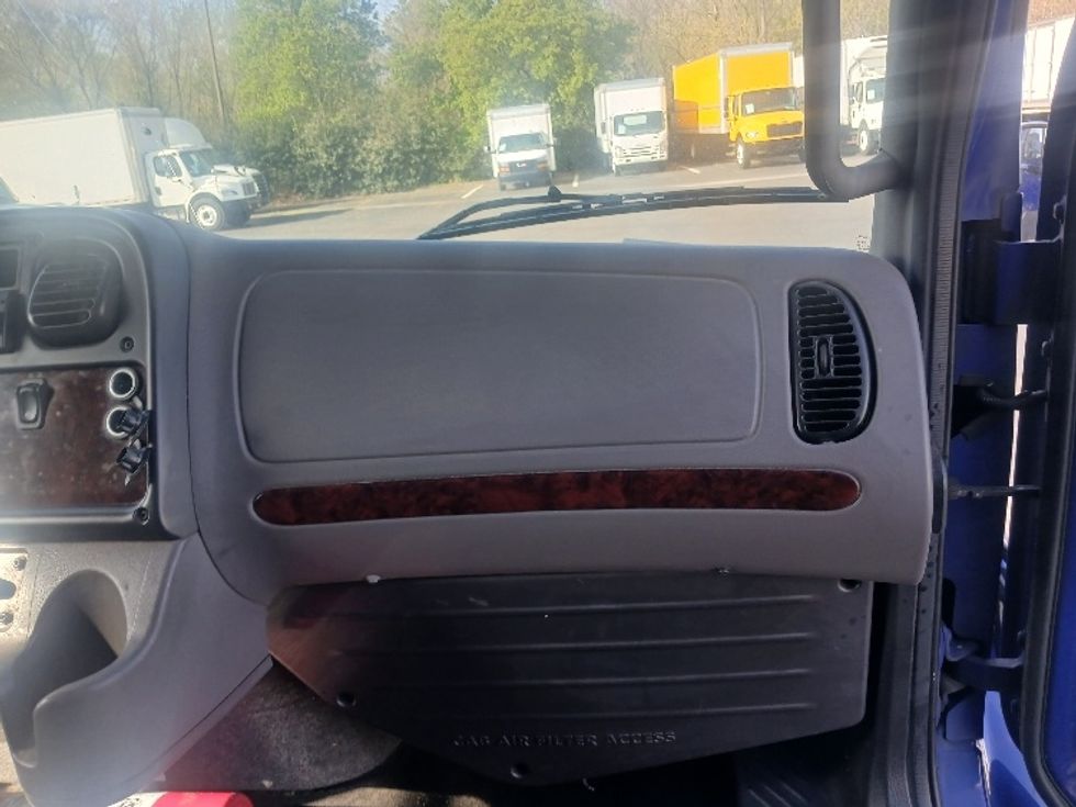 Medium Duty Box Truck-Light and Medium Duty Trucks-Freightliner-2022-M2-Greensboro-NC-241,712\n\t\tmiles-$ 52,250 - Image 21
