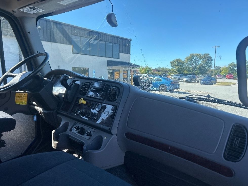 Medium Duty Box Truck-Light and Medium Duty Trucks-Freightliner-2022-M2-Greensboro-NC-276,282\n\t\tmiles-$ 40,250 - Image 21