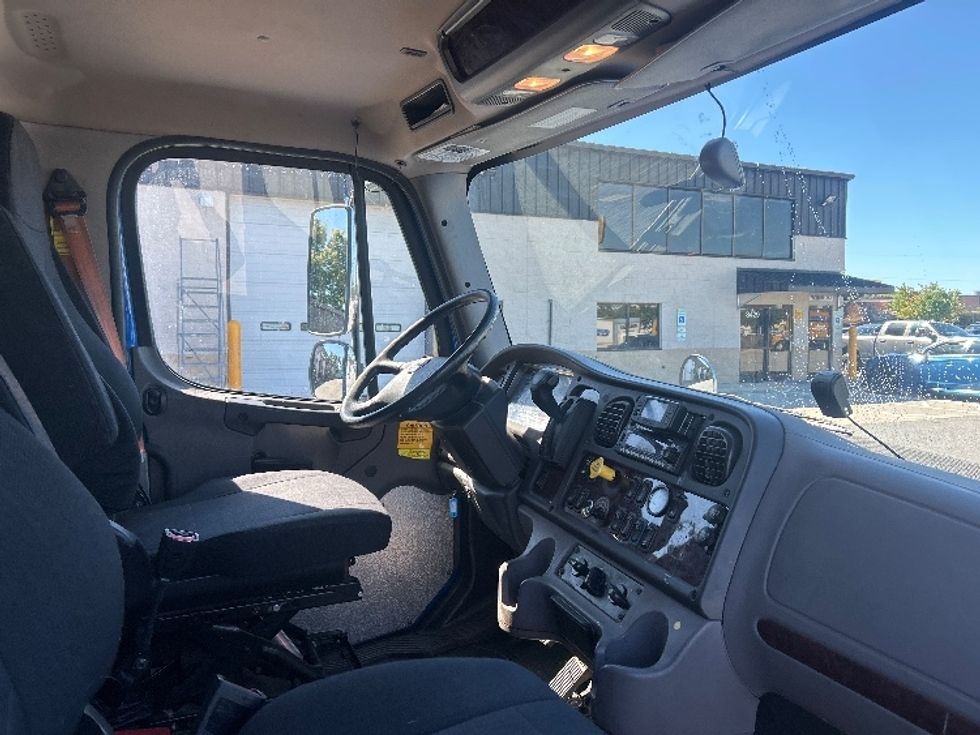 Medium Duty Box Truck-Light and Medium Duty Trucks-Freightliner-2022-M2-Greensboro-NC-276,282\n\t\tmiles-$ 40,250 - Image 22