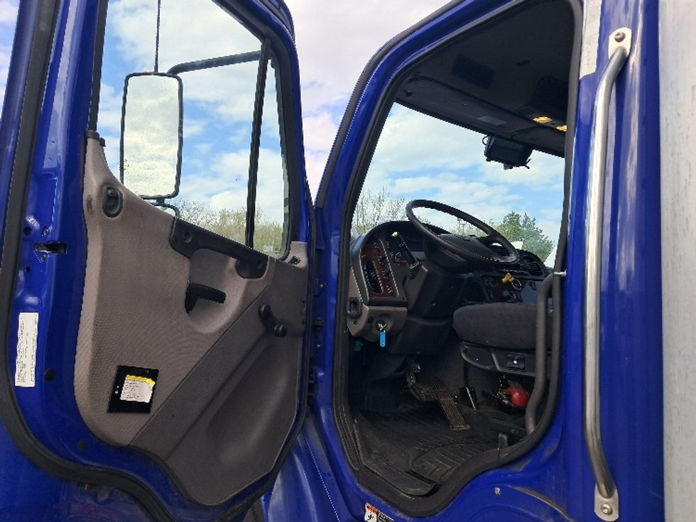 Medium Duty Box Truck-Light and Medium Duty Trucks-Freightliner-2022-M2-Greensboro-NC-277,486\n\t\tmiles-$ 40,500 - Image 16