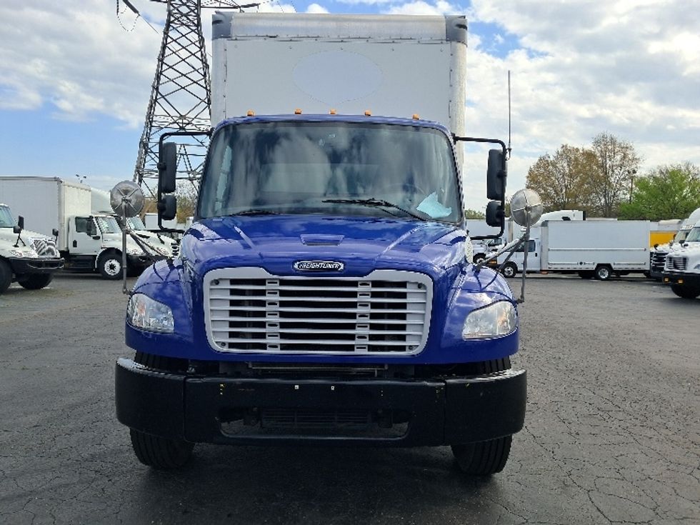 Medium Duty Box Truck-Light and Medium Duty Trucks-Freightliner-2022-M2-Greensboro-NC-277,486\n\t\tmiles-$ 40,500 - Image 2