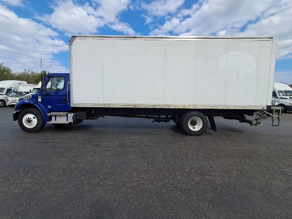 Medium Duty Box Truck-Light and Medium Duty Trucks-Freightliner-2022-M2-Greensboro-NC-277,486\n\t\tmiles-$ 40,500 - Image 4