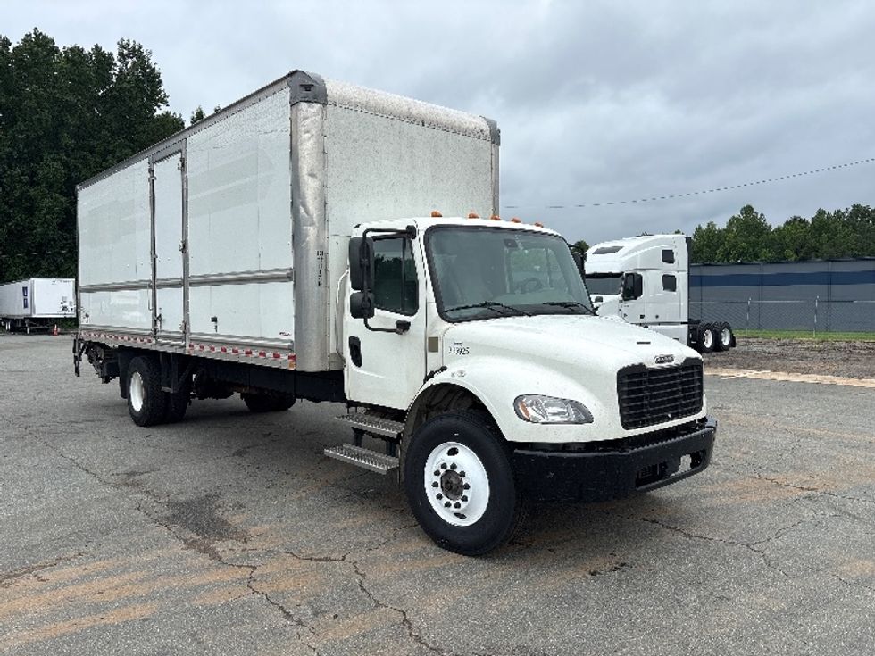 Medium Duty Box Truck-Light and Medium Duty Trucks-Freightliner-2022-M2-Greensboro-NC-325,462\n\t\tmiles-$ 41,000 - Image 1