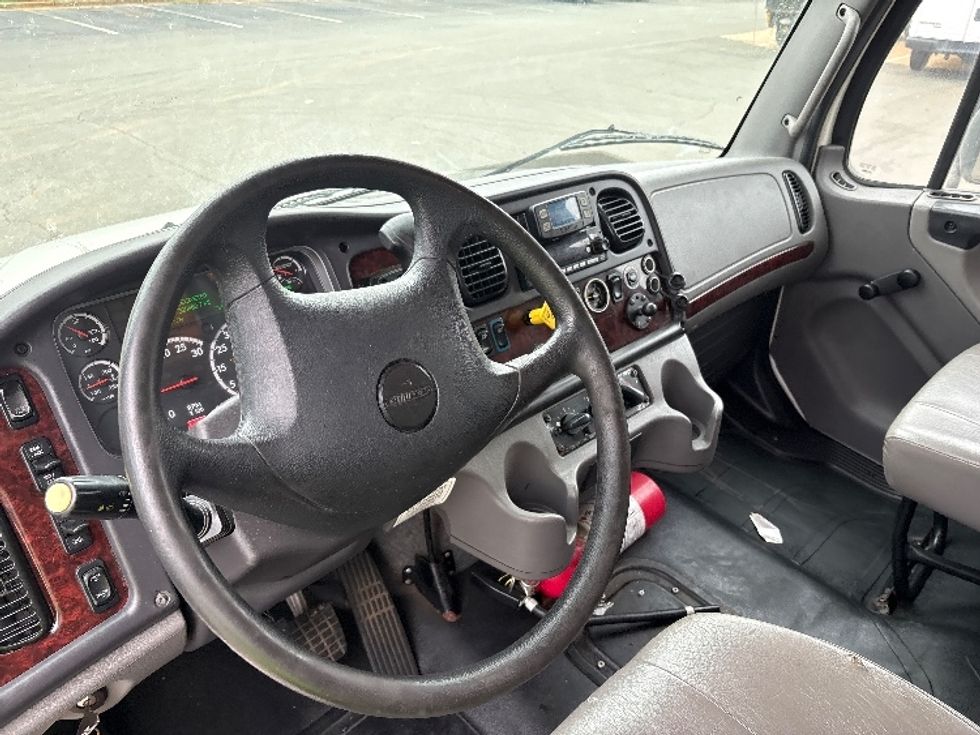 Medium Duty Box Truck-Light and Medium Duty Trucks-Freightliner-2022-M2-Greensboro-NC-325,462\n\t\tmiles-$ 41,000 - Image 17