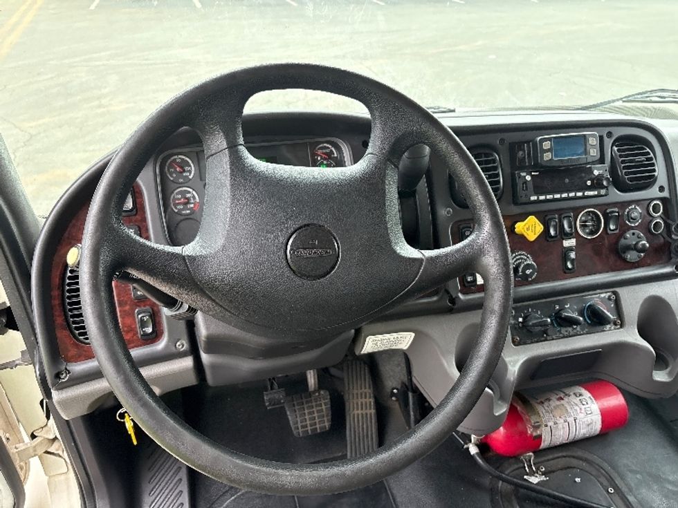 Medium Duty Box Truck-Light and Medium Duty Trucks-Freightliner-2022-M2-Greensboro-NC-325,462\n\t\tmiles-$ 41,000 - Image 18