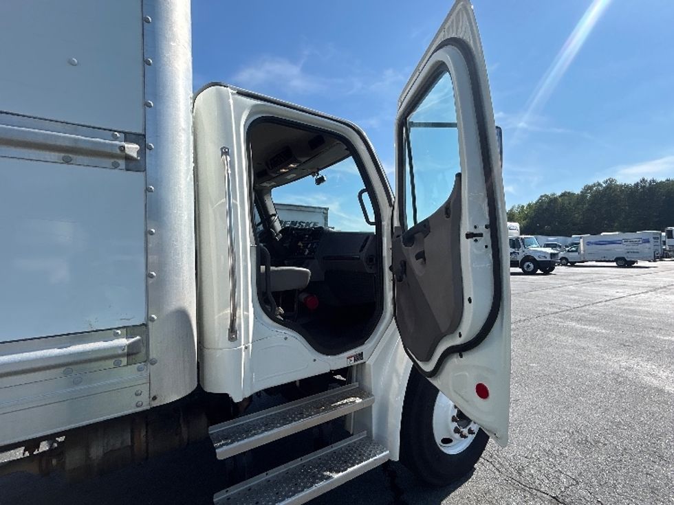 Medium Duty Box Truck-Light and Medium Duty Trucks-Freightliner-2022-M2-Greensboro-NC-342,405\n\t\tmiles-$ 37,500 - Image 19