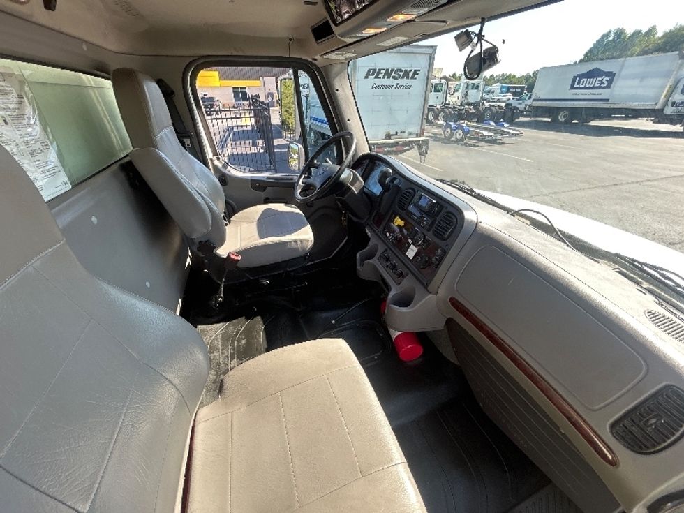 Medium Duty Box Truck-Light and Medium Duty Trucks-Freightliner-2022-M2-Greensboro-NC-342,405\n\t\tmiles-$ 37,500 - Image 21