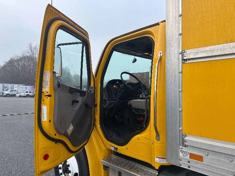 Medium Duty Box Truck-Light and Medium Duty Trucks-Freightliner-2022-M2-Greensboro-NC-73,909\n\t\tmiles-$ 80,250 - Image 16