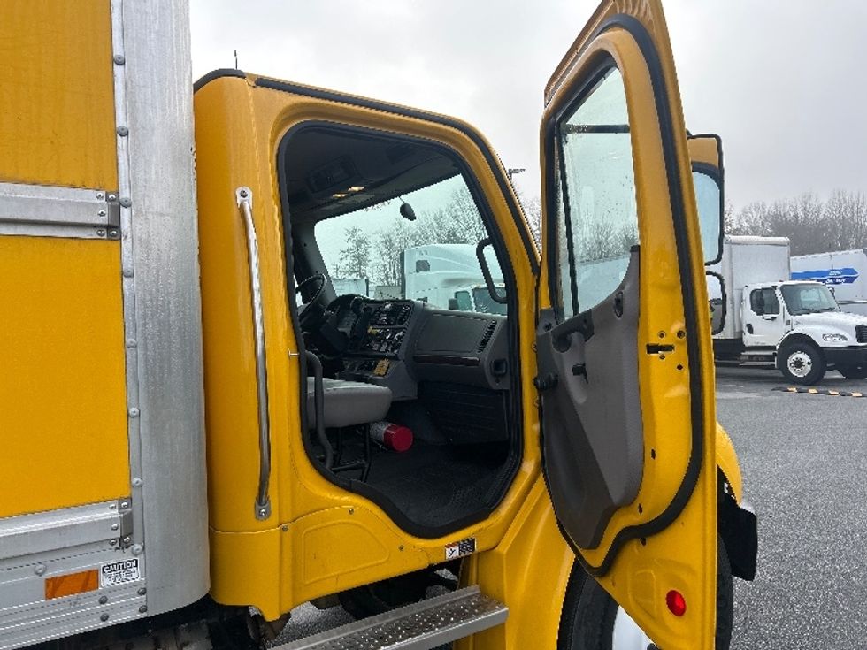 Medium Duty Box Truck-Light and Medium Duty Trucks-Freightliner-2022-M2-Greensboro-NC-73,909\n\t\tmiles-$ 80,250 - Image 20