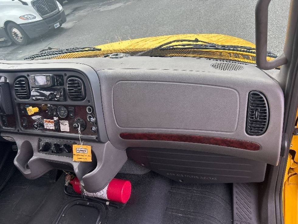 Medium Duty Box Truck-Light and Medium Duty Trucks-Freightliner-2022-M2-Greensboro-NC-73,909\n\t\tmiles-$ 80,250 - Image 21
