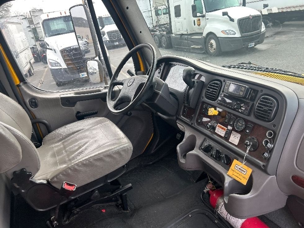 Medium Duty Box Truck-Light and Medium Duty Trucks-Freightliner-2022-M2-Greensboro-NC-73,909\n\t\tmiles-$ 80,250 - Image 22