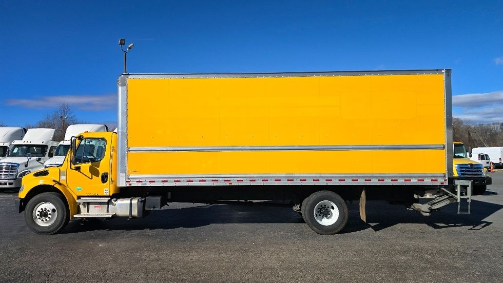 Medium Duty Box Truck-Light and Medium Duty Trucks-Freightliner-2022-M2-Greensboro-NC-98,054\n\t\tmiles-$ 79,500 - Image 4