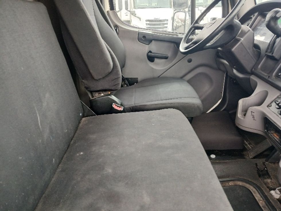 Medium Duty Box Truck-Light and Medium Duty Trucks-Freightliner-2022-M2-Greensboro-NC-99,557\n\t\tmiles-$ 82,750 - Image 21