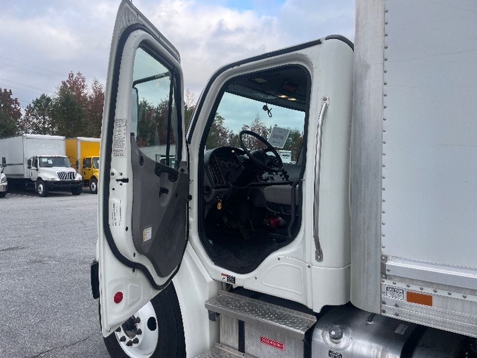 Medium Duty Box Truck-Light and Medium Duty Trucks-Freightliner-2022-M2-Greenville-SC-201,773\n\t\tmiles-$ 59,750 - Image 16