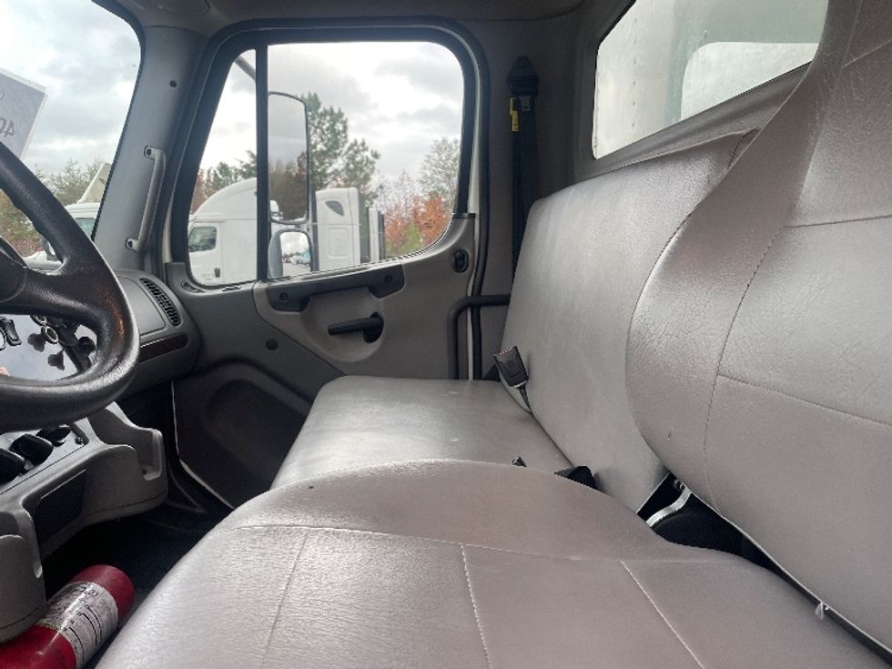 Medium Duty Box Truck-Light and Medium Duty Trucks-Freightliner-2022-M2-Greenville-SC-201,773\n\t\tmiles-$ 59,750 - Image 19