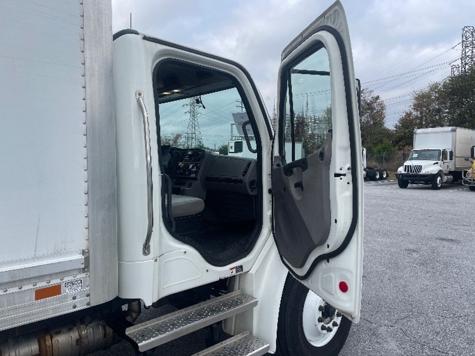 Medium Duty Box Truck-Light and Medium Duty Trucks-Freightliner-2022-M2-Greenville-SC-201,773\n\t\tmiles-$ 59,750 - Image 20