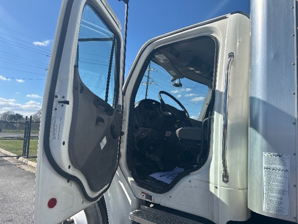 Medium Duty Box Truck-Light and Medium Duty Trucks-Freightliner-2022-M2-Hammond-LA-230,029\n\t\tmiles-$ 51,750 - Image 12
