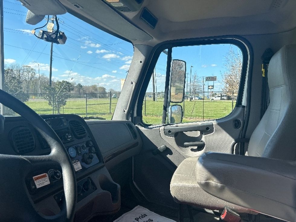 Medium Duty Box Truck-Light and Medium Duty Trucks-Freightliner-2022-M2-Hammond-LA-230,029\n\t\tmiles-$ 51,750 - Image 15