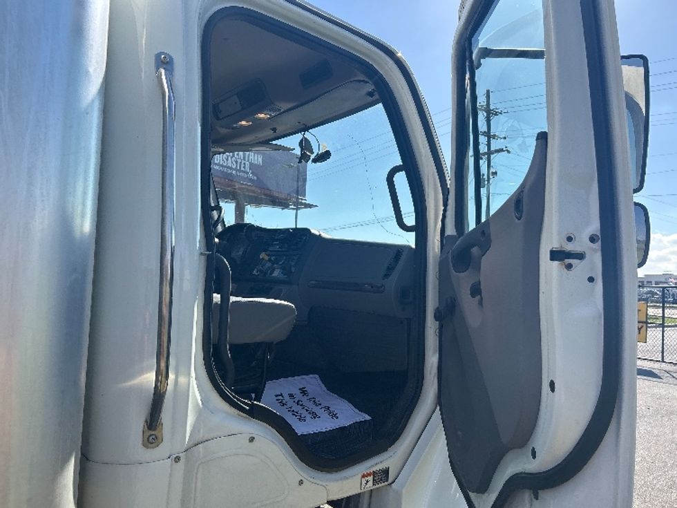 Medium Duty Box Truck-Light and Medium Duty Trucks-Freightliner-2022-M2-Hammond-LA-230,029\n\t\tmiles-$ 51,750 - Image 16