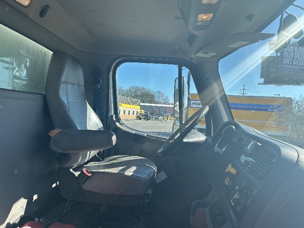 Medium Duty Box Truck-Light and Medium Duty Trucks-Freightliner-2022-M2-Hammond-LA-230,029\n\t\tmiles-$ 51,750 - Image 18