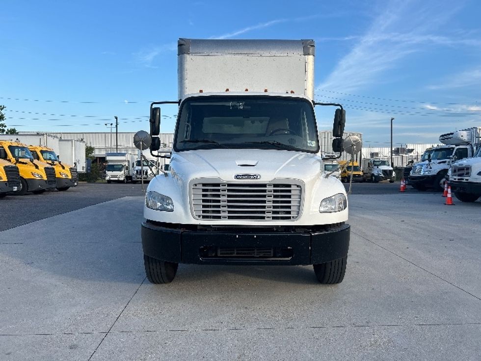 Medium Duty Box Truck-Light and Medium Duty Trucks-Freightliner-2022-M2-Hammond-LA-233,047\n\t\tmiles-$ 38,500 - Image 2