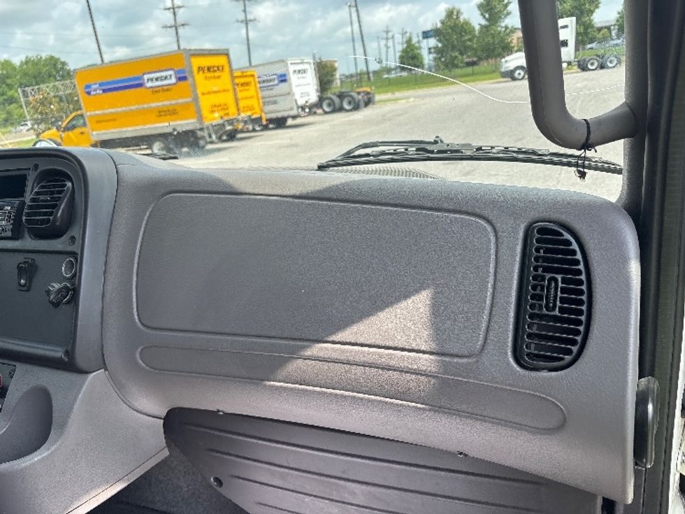 Medium Duty Box Truck-Light and Medium Duty Trucks-Freightliner-2022-M2-Hammond-LA-285,690\n\t\tmiles-$ 40,500 - Image 21