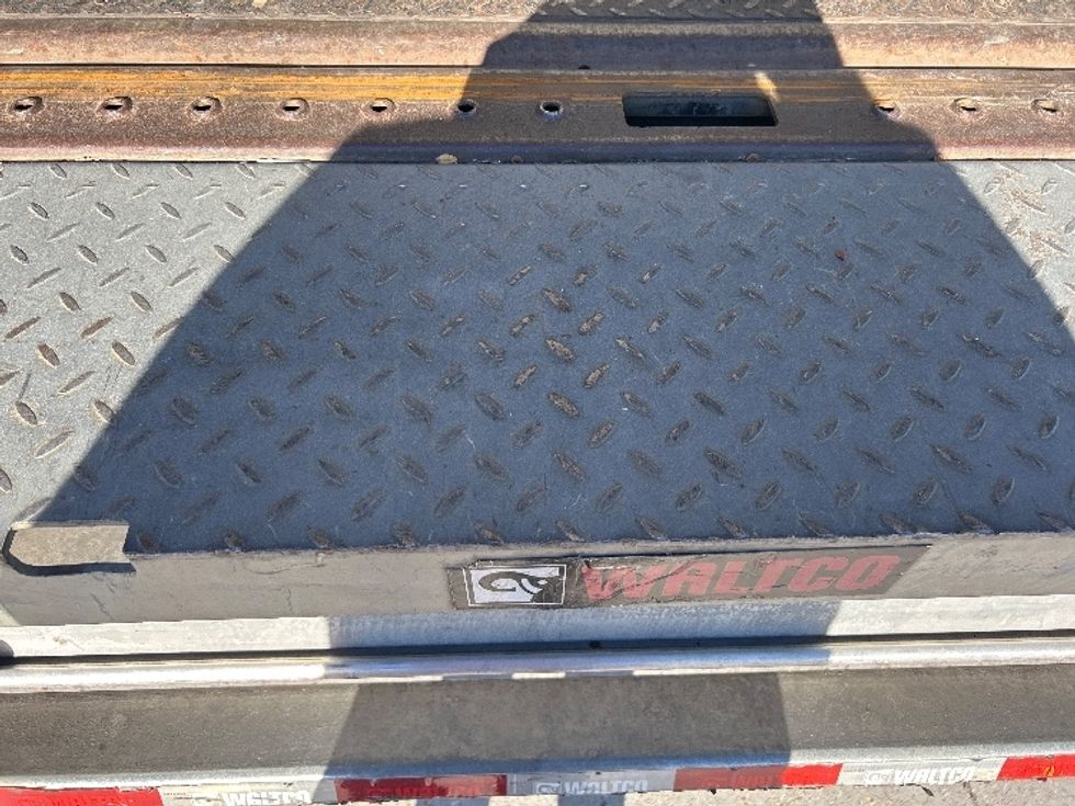 Medium Duty Box Truck-Light and Medium Duty Trucks-Freightliner-2022-M2-Harahan-LA-100,169\n\t\tmiles-$ 77,000 - Image 10