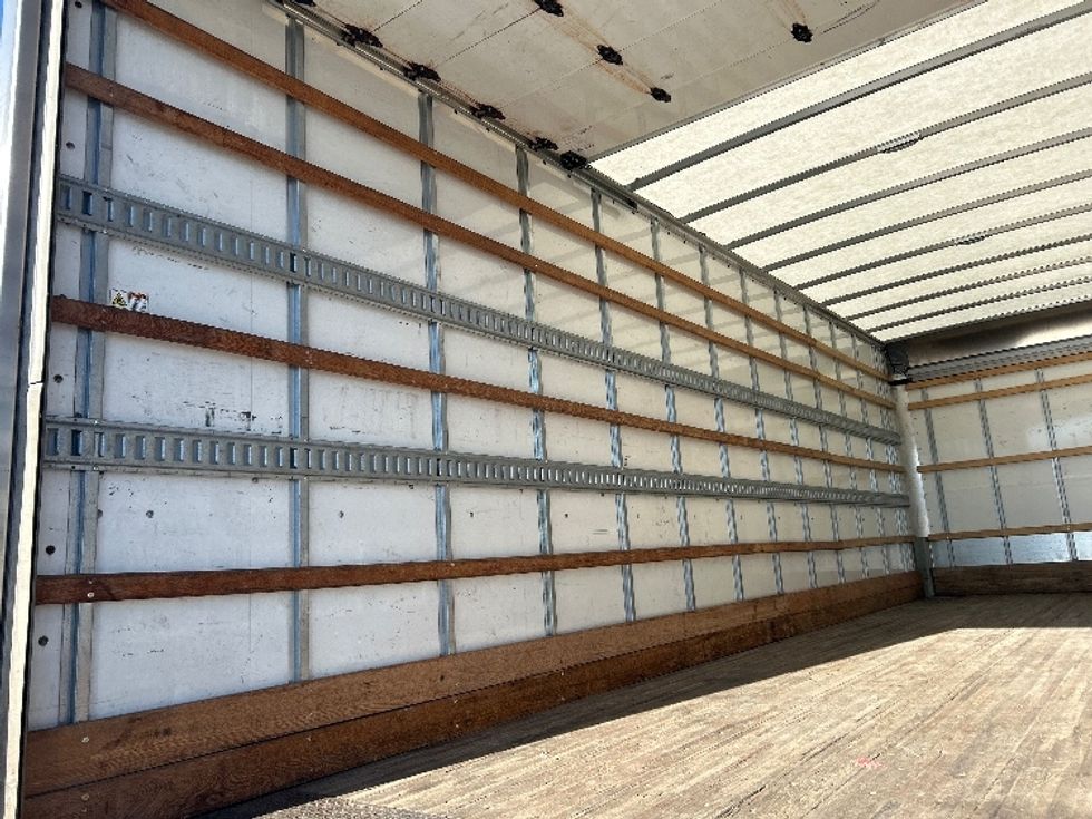 Medium Duty Box Truck-Light and Medium Duty Trucks-Freightliner-2022-M2-Harahan-LA-100,169\n\t\tmiles-$ 77,000 - Image 11