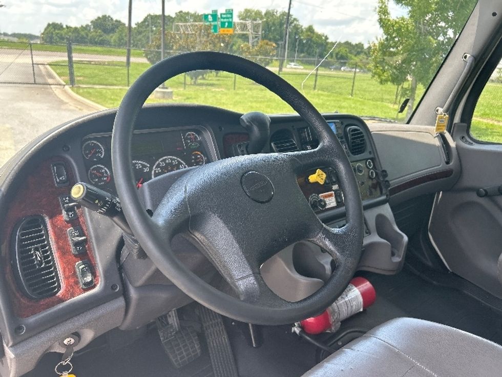 Medium Duty Box Truck-Light and Medium Duty Trucks-Freightliner-2022-M2-Harahan-LA-229,308\n\t\tmiles-$ 52,500 - Image 16