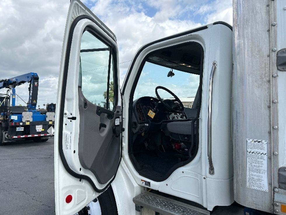 Medium Duty Box Truck-Light and Medium Duty Trucks-Freightliner-2022-M2-Harlingen-TX-271,853\n\t\tmiles-$ 44,250 - Image 11