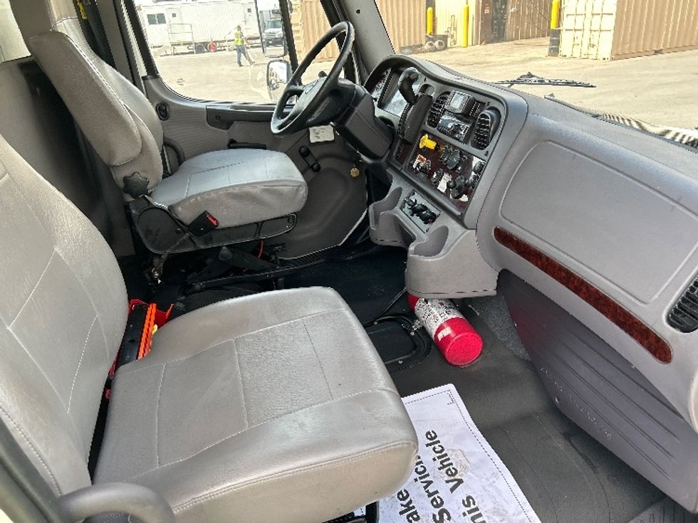 Medium Duty Box Truck-Light and Medium Duty Trucks-Freightliner-2022-M2-Harlingen-TX-271,853\n\t\tmiles-$ 44,250 - Image 22