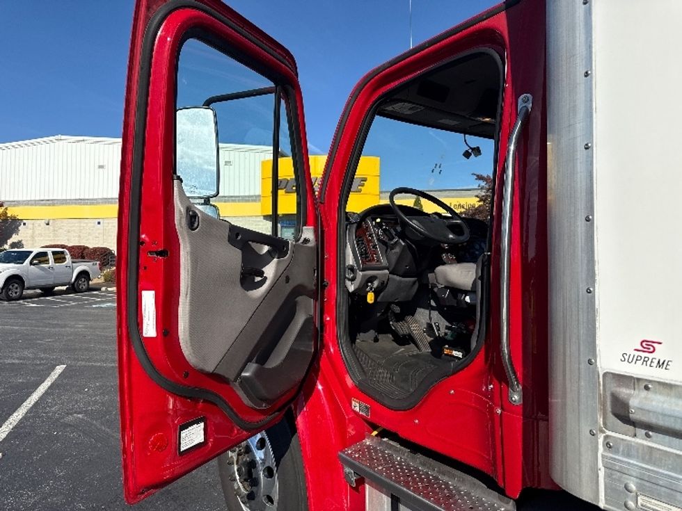 Medium Duty Box Truck-Light and Medium Duty Trucks-Freightliner-2022-M2-Harrisburg-PA-103,089\n\t\tmiles-$ 67,750 - Image 17