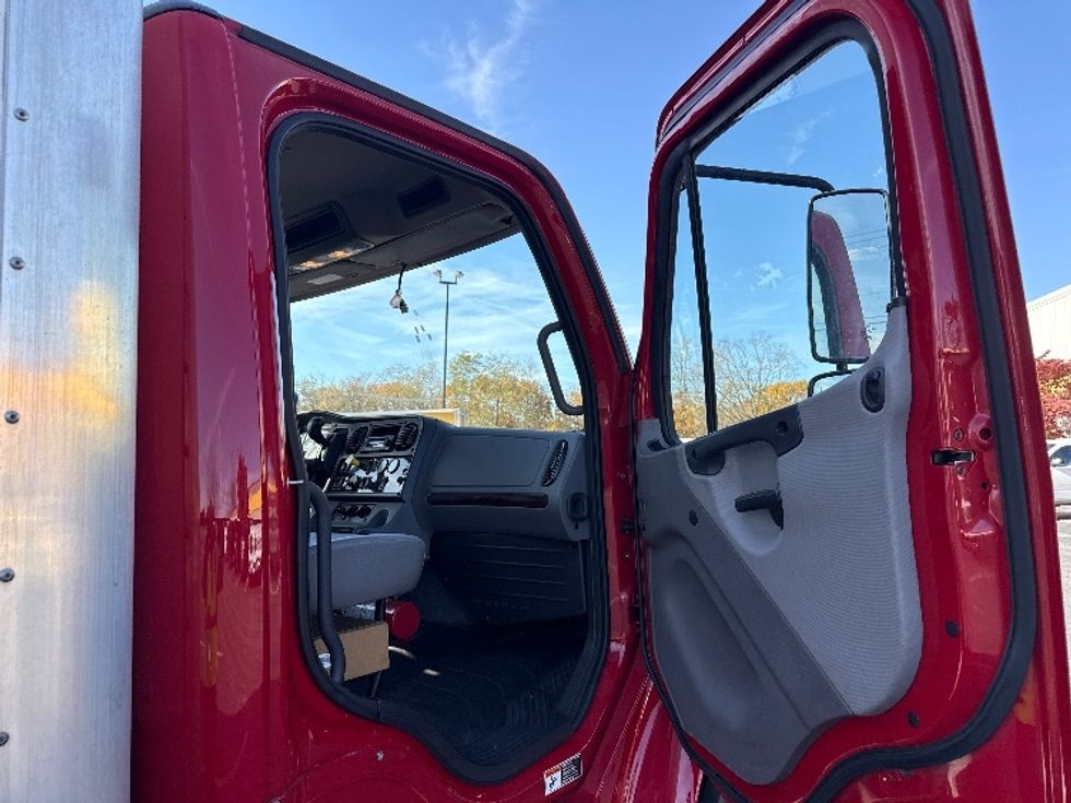 Medium Duty Box Truck-Light and Medium Duty Trucks-Freightliner-2022-M2-Harrisburg-PA-103,089\n\t\tmiles-$ 67,750 - Image 20
