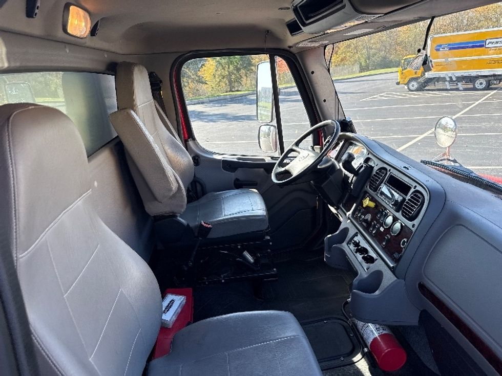 Medium Duty Box Truck-Light and Medium Duty Trucks-Freightliner-2022-M2-Harrisburg-PA-103,089\n\t\tmiles-$ 67,750 - Image 22