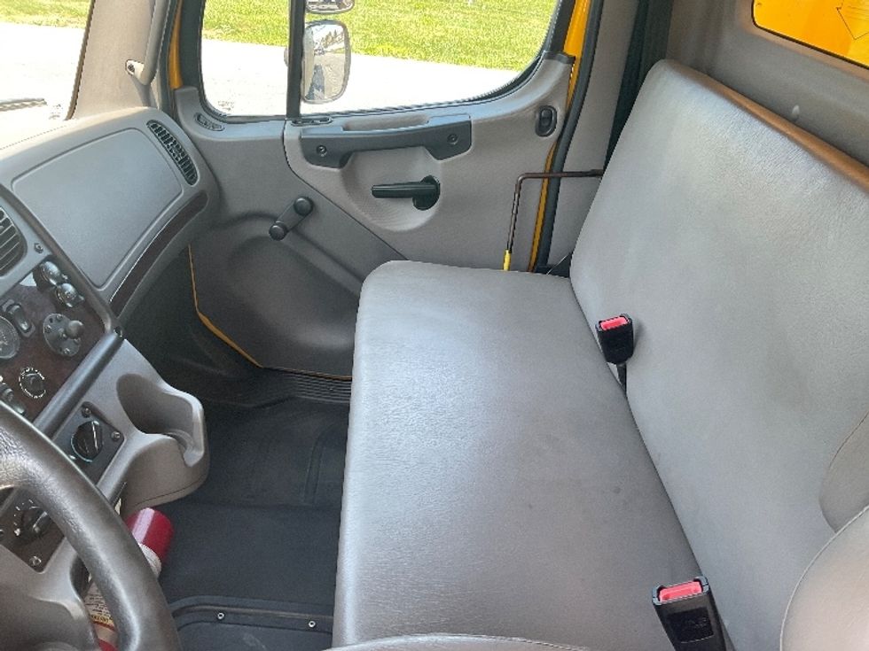 Medium Duty Box Truck-Light and Medium Duty Trucks-Freightliner-2022-M2-Harrisburg-PA-109,052\n\t\tmiles-$ 73,500 - Image 19