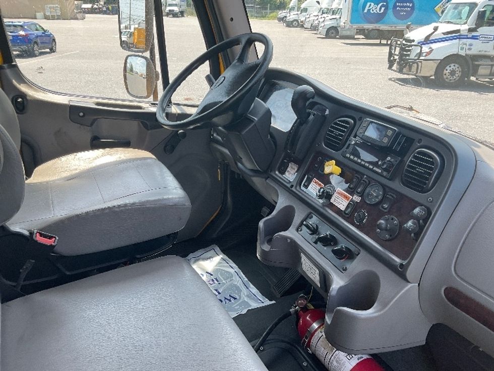 Medium Duty Box Truck-Light and Medium Duty Trucks-Freightliner-2022-M2-Harrisburg-PA-109,052\n\t\tmiles-$ 73,500 - Image 22