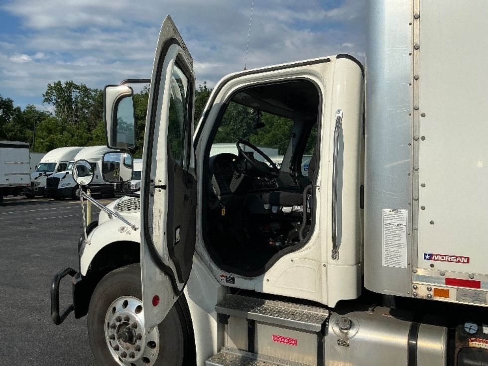 Medium Duty Box Truck-Light and Medium Duty Trucks-Freightliner-2022-M2-Harrisburg-PA-468,749\n\t\tmiles-$ 28,250 - Image 16