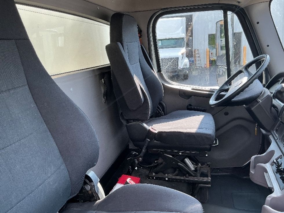 Medium Duty Box Truck-Light and Medium Duty Trucks-Freightliner-2022-M2-Harrisburg-PA-468,749\n\t\tmiles-$ 28,250 - Image 22