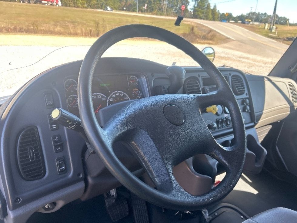 Medium Duty Box Truck-Light and Medium Duty Trucks-Freightliner-2022-M2-Hattiesburg-MS-272,180\n\t\tmiles-$ 40,750 - Image 17