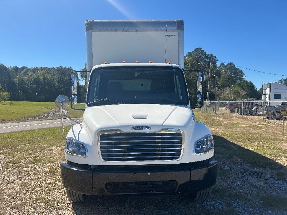 Medium Duty Box Truck-Light and Medium Duty Trucks-Freightliner-2022-M2-Hattiesburg-MS-272,180\n\t\tmiles-$ 40,750 - Image 2